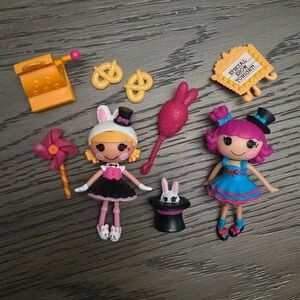 Lalaloopsy mini dolls and accessories